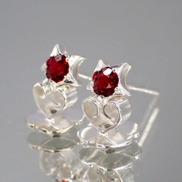 Minimal Star Earring - Image 2