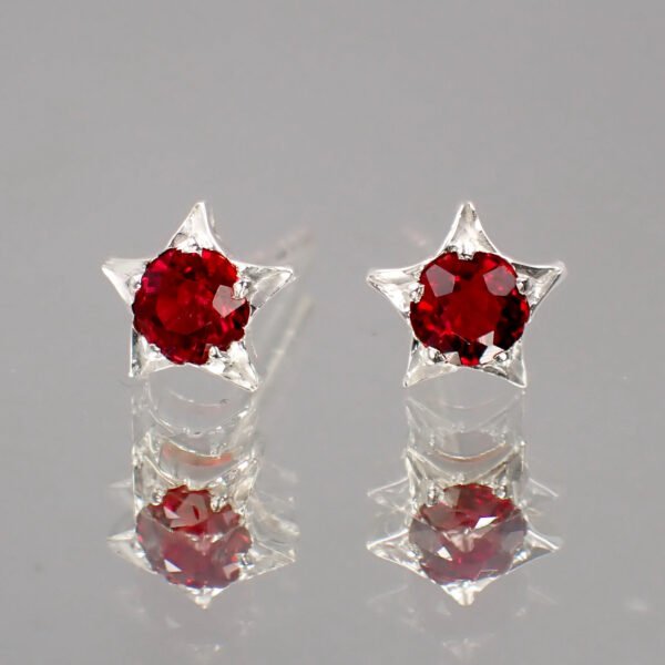 Minimal Star Earring - Image 4
