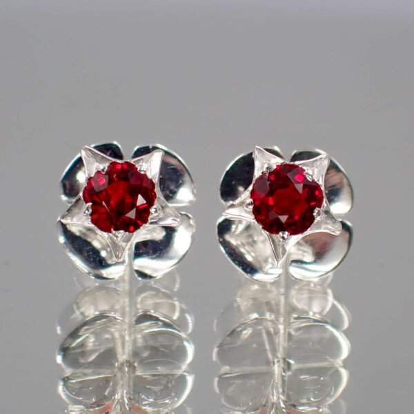 Minimal Star Earring - Image 6