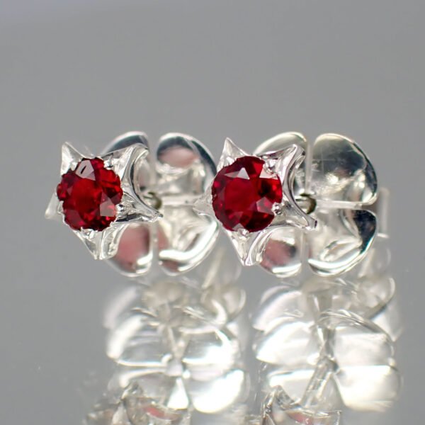 Minimal Star Earring - Image 7