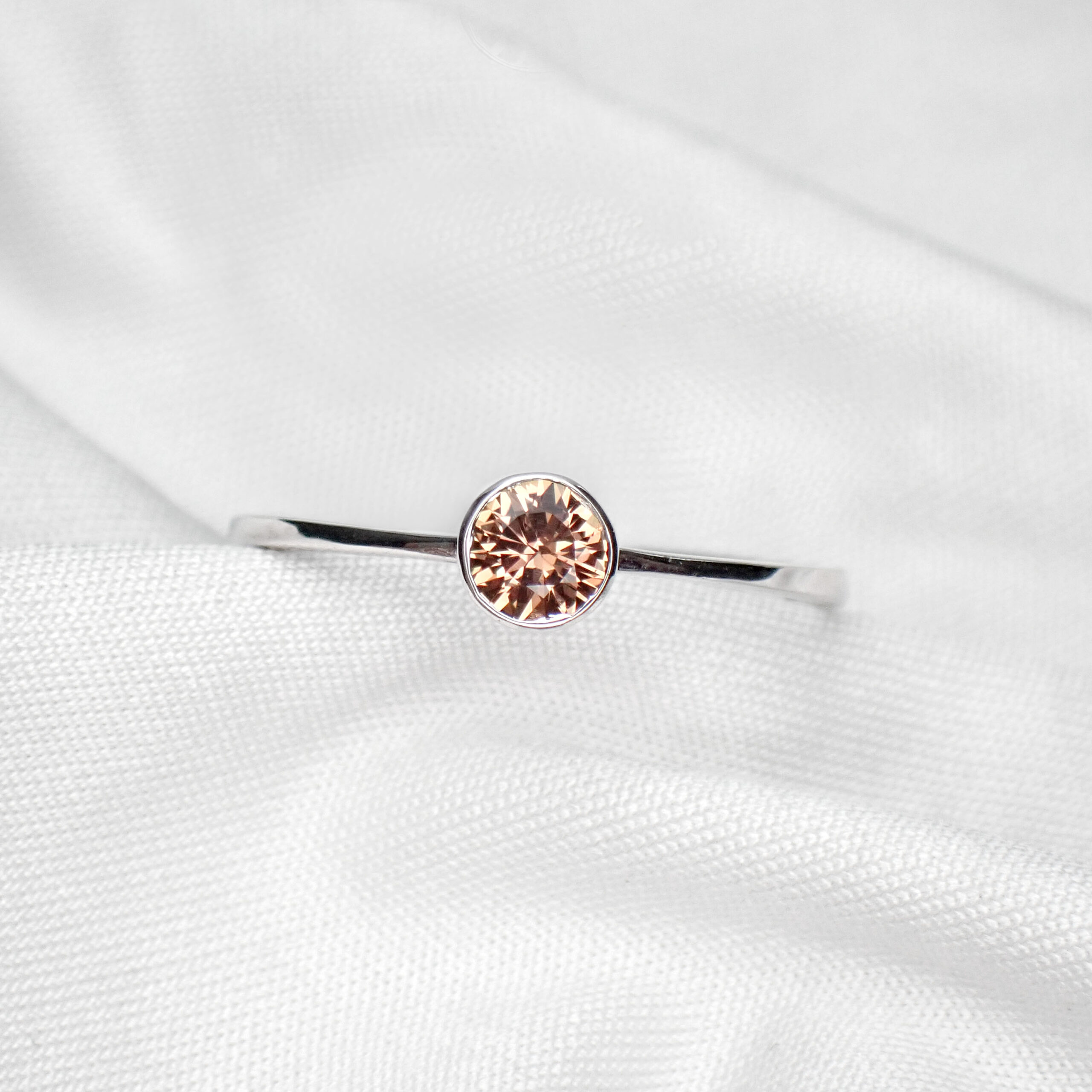 Minimal Single Padparadscha Ring - 3